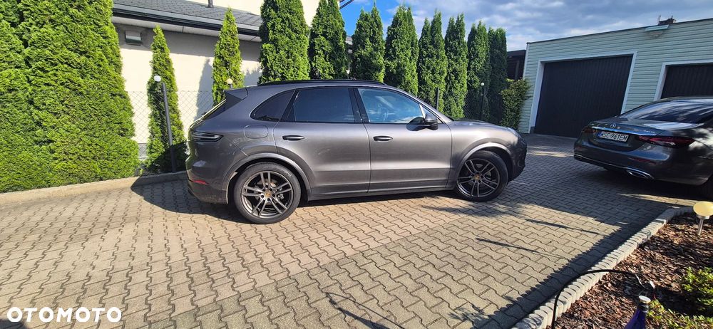 Porsche Cayenne Standard - 2