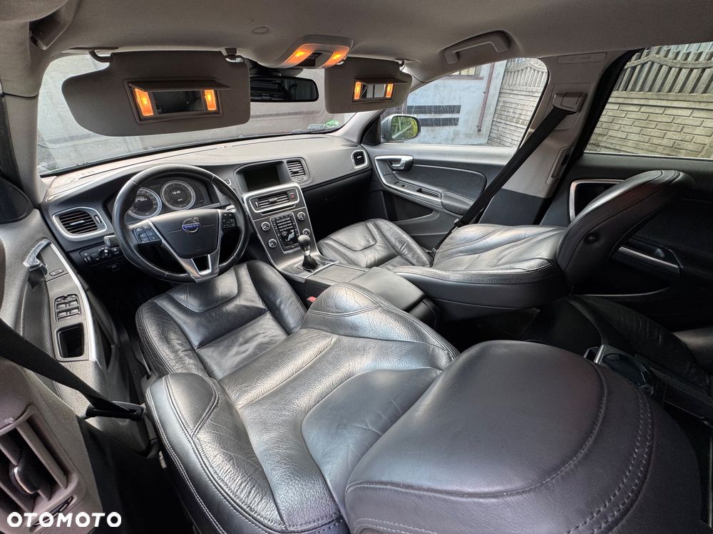 Volvo V60 D3 Momentum - 18