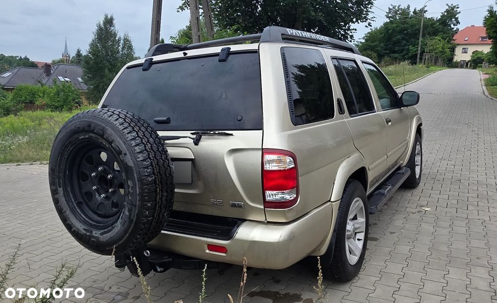 Nissan Pathfinder 3.5 V6 - 7