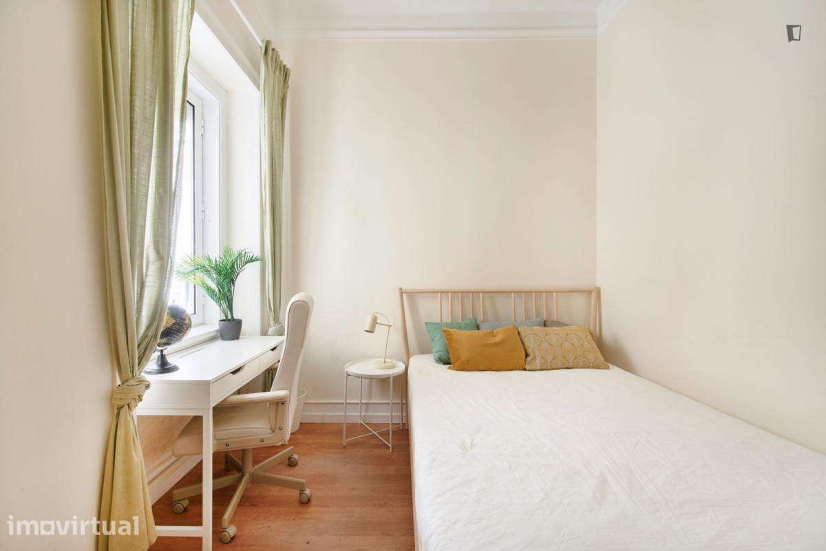 Quarto - localizado em Marquês de Pombal Lisbon - Grande imagem: 3/26