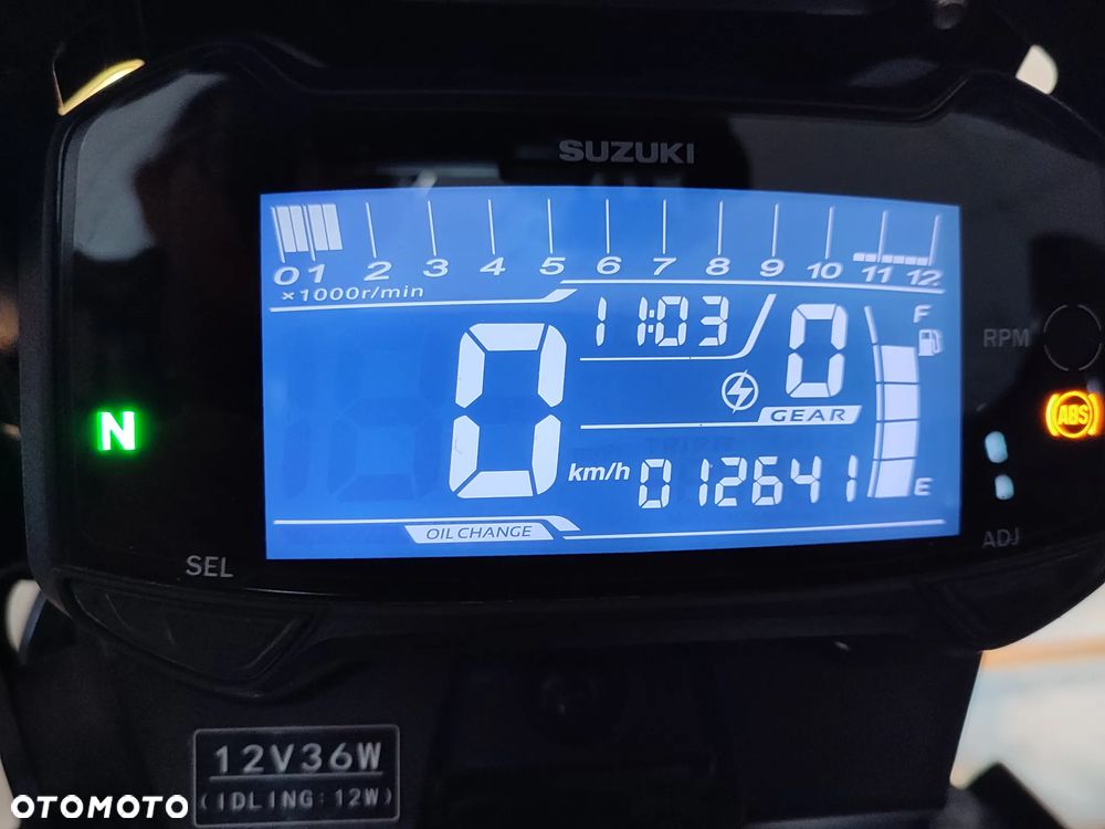 Suzuki V-STROM - 4