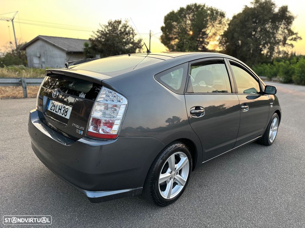 Toyota Prius 1.5 VVT-i Híbrido - 3