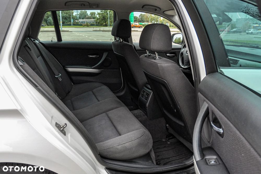 BMW Seria 3 320d xDrive - 12