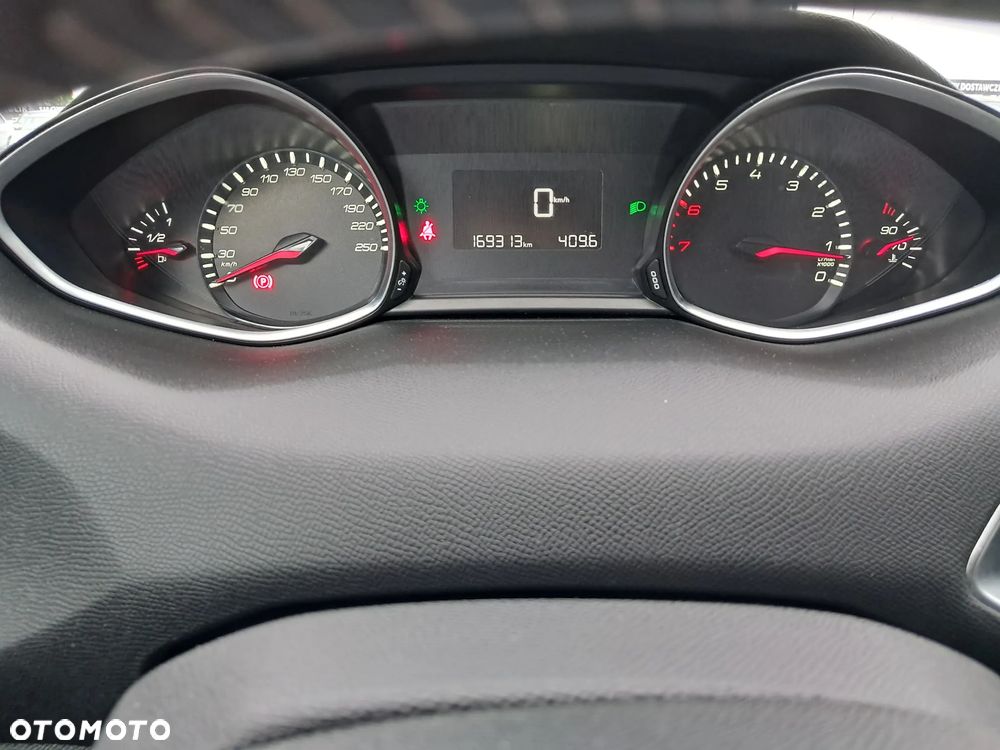 Peugeot 308 - 13