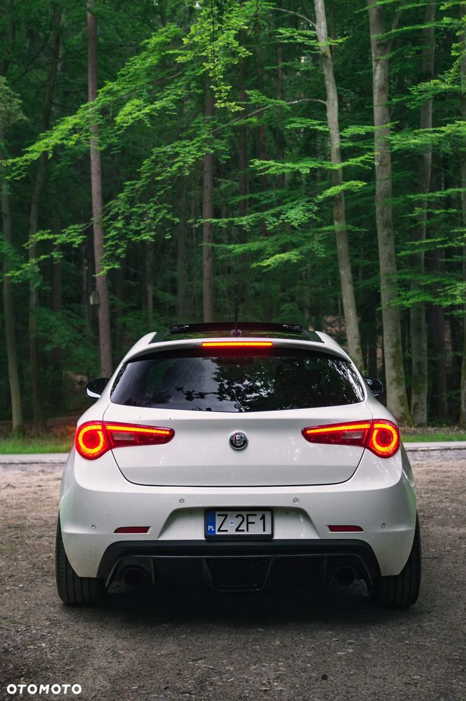 Alfa Romeo Giulietta 1750 TBi Quadrifoglio Verde - 8