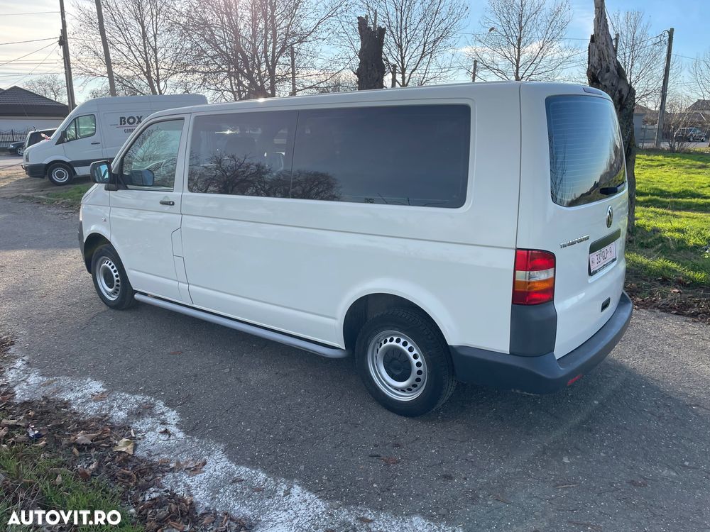 Volkswagen Transporter Caravelle Lung (7 loc) - 4