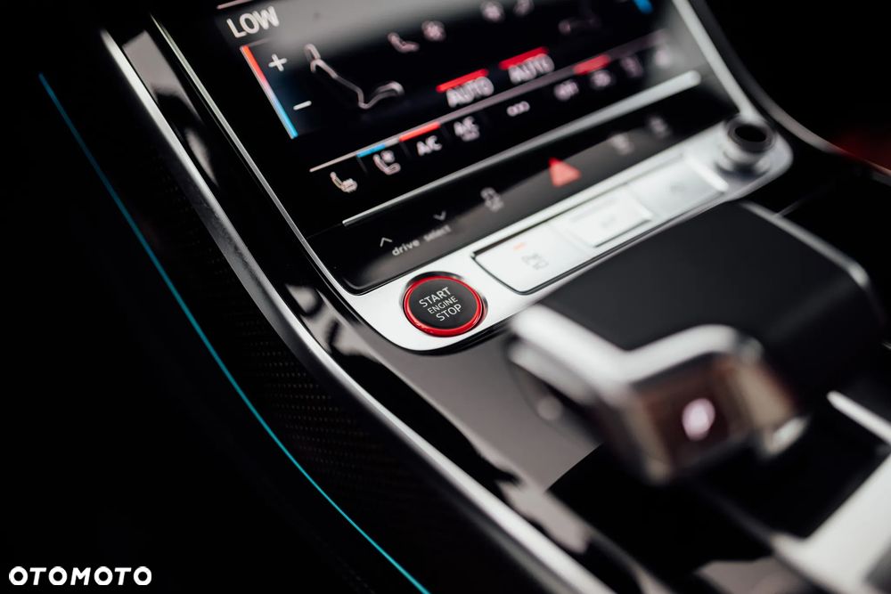Audi S8 - 36