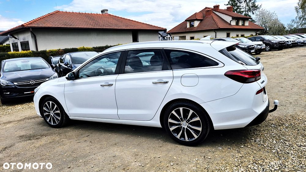 Hyundai i30 1.4 T-GDI Premiere Luxury - 23