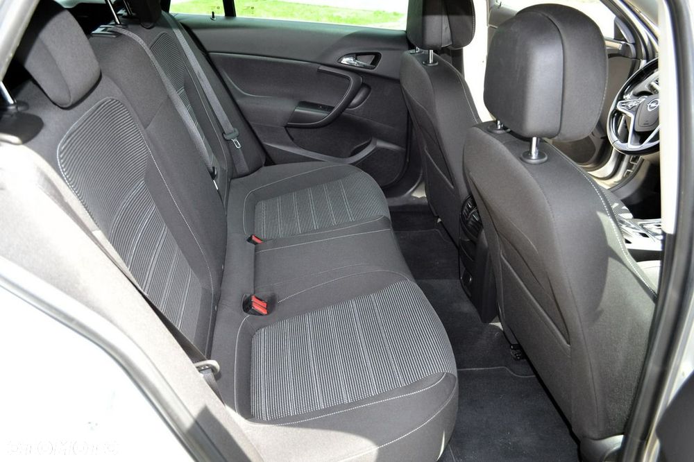 Opel Insignia 2.0 CDTI automatik Business Edition - 35