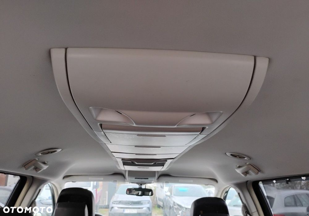 Chrysler Grand Voyager - 23