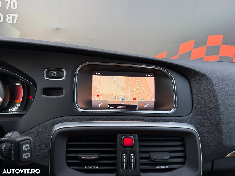 Volvo V40 D2 Summum - 19