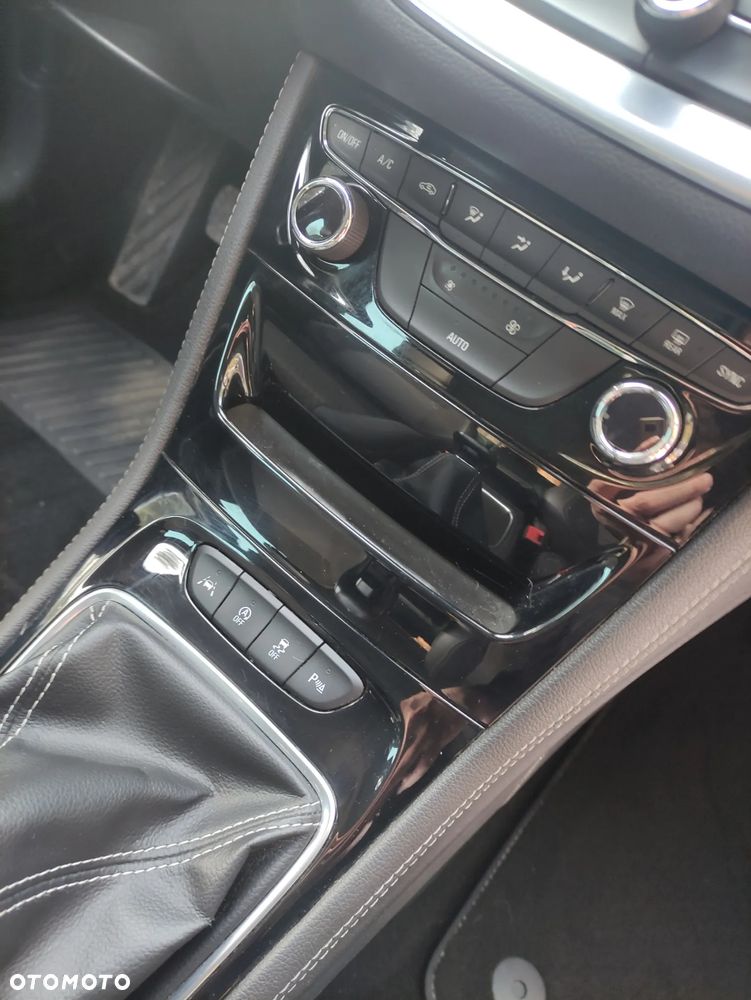 Opel Astra 1.6 D Start/Stop Business - 11