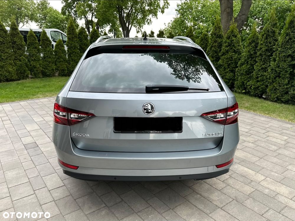 Skoda Superb 2.0 TDI DSG L&K - 6
