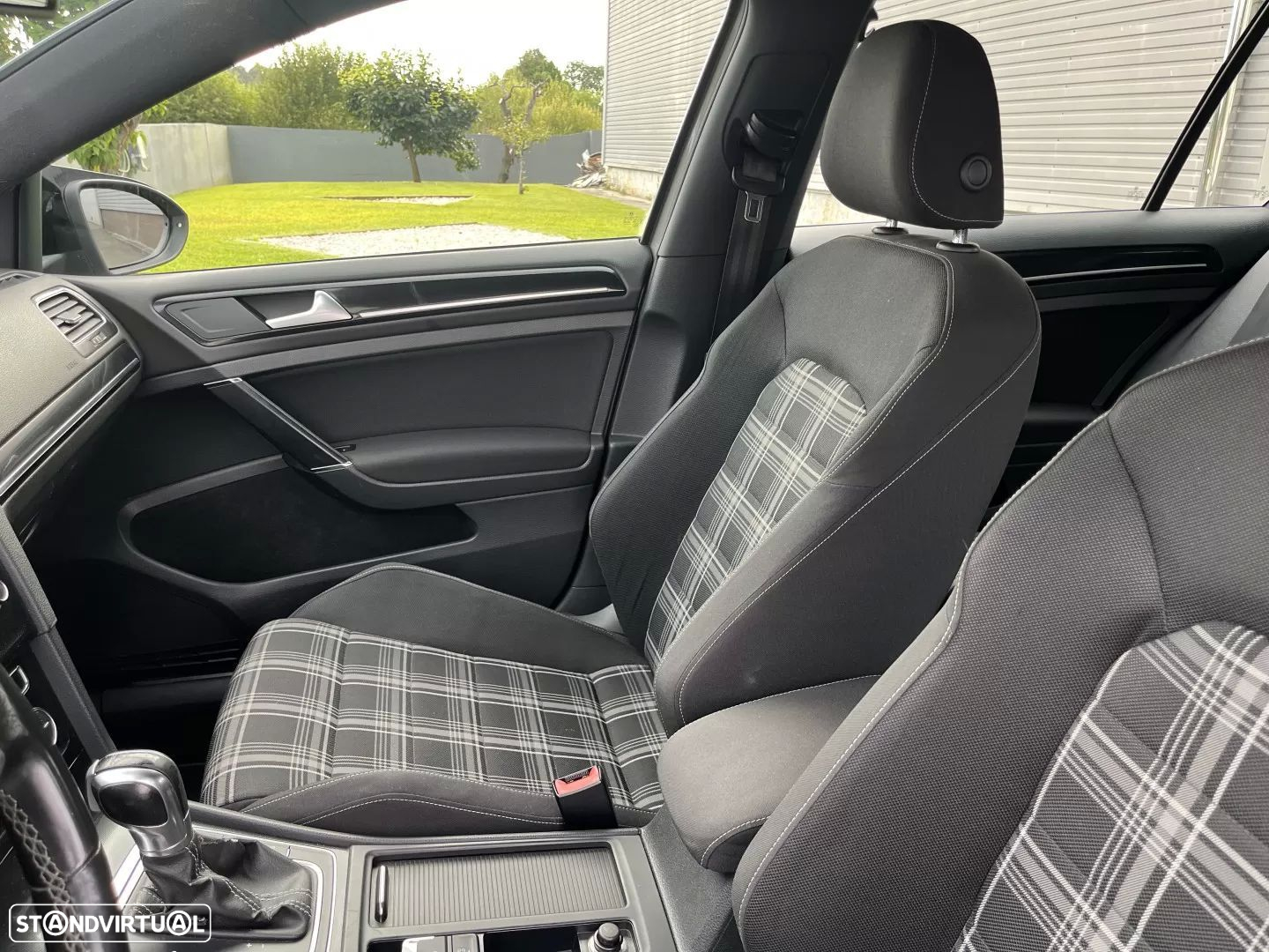 VW Golf 2.0 TDi GTD DSG - 29