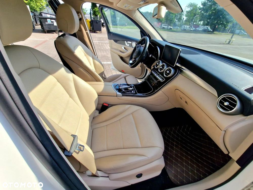 Mercedes-Benz GLC 300 4Matic 9G-TRONIC - 21