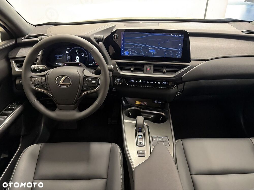 Lexus UX 300h F Sport Design - 4