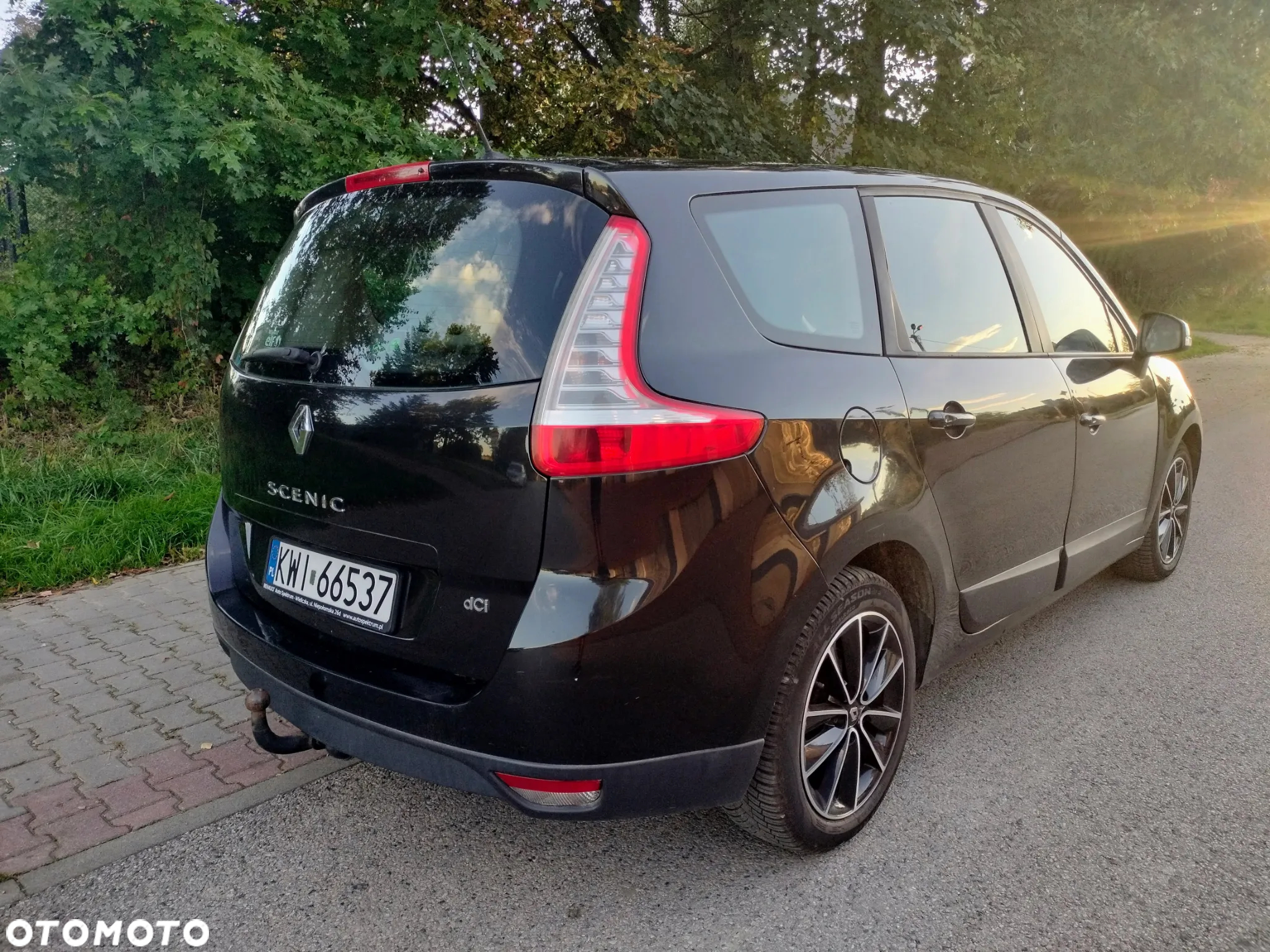 Renault Grand Scenic - 8
