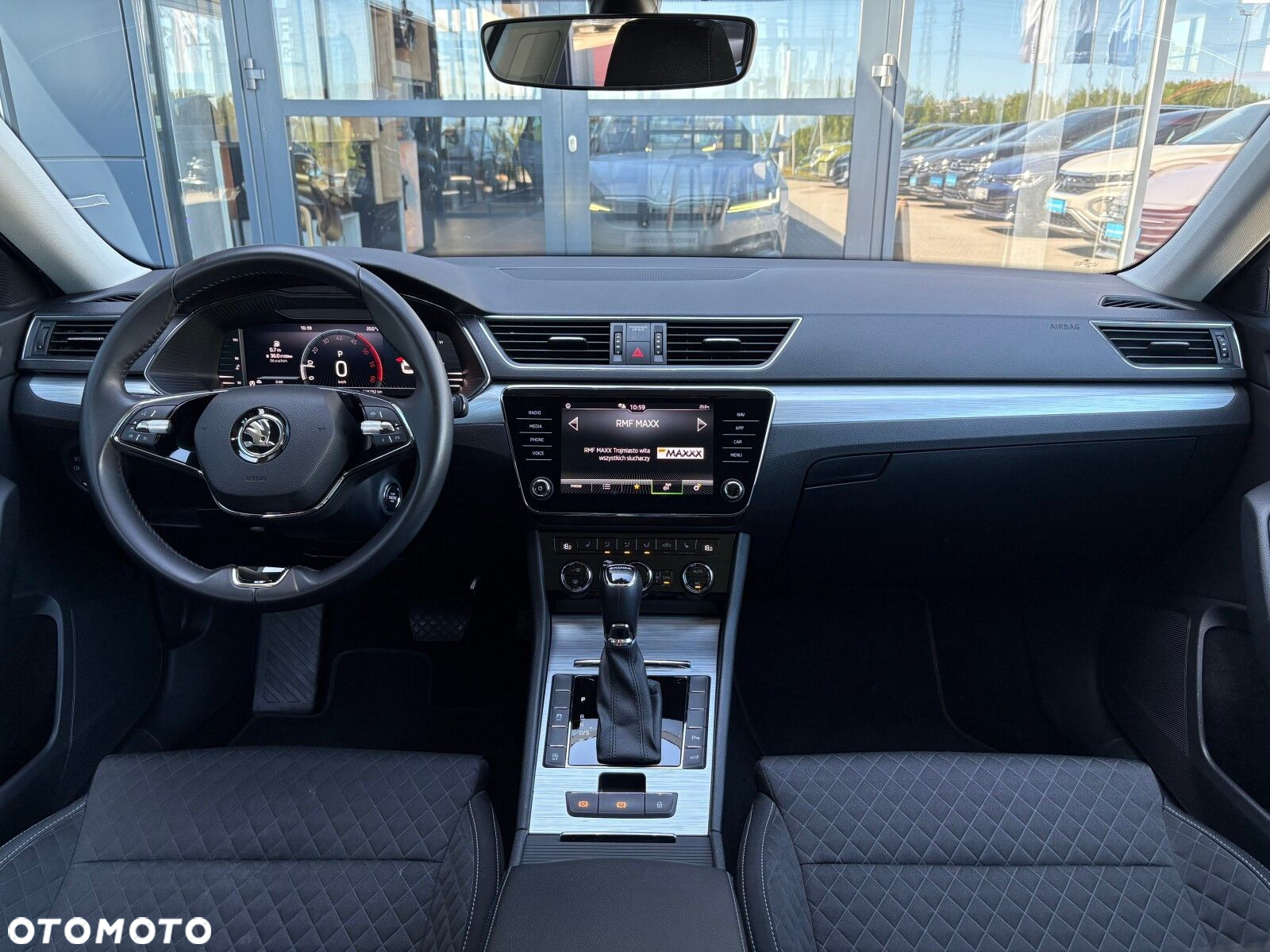 Skoda Superb 2.0 TDI SCR Ambition DSG - 9