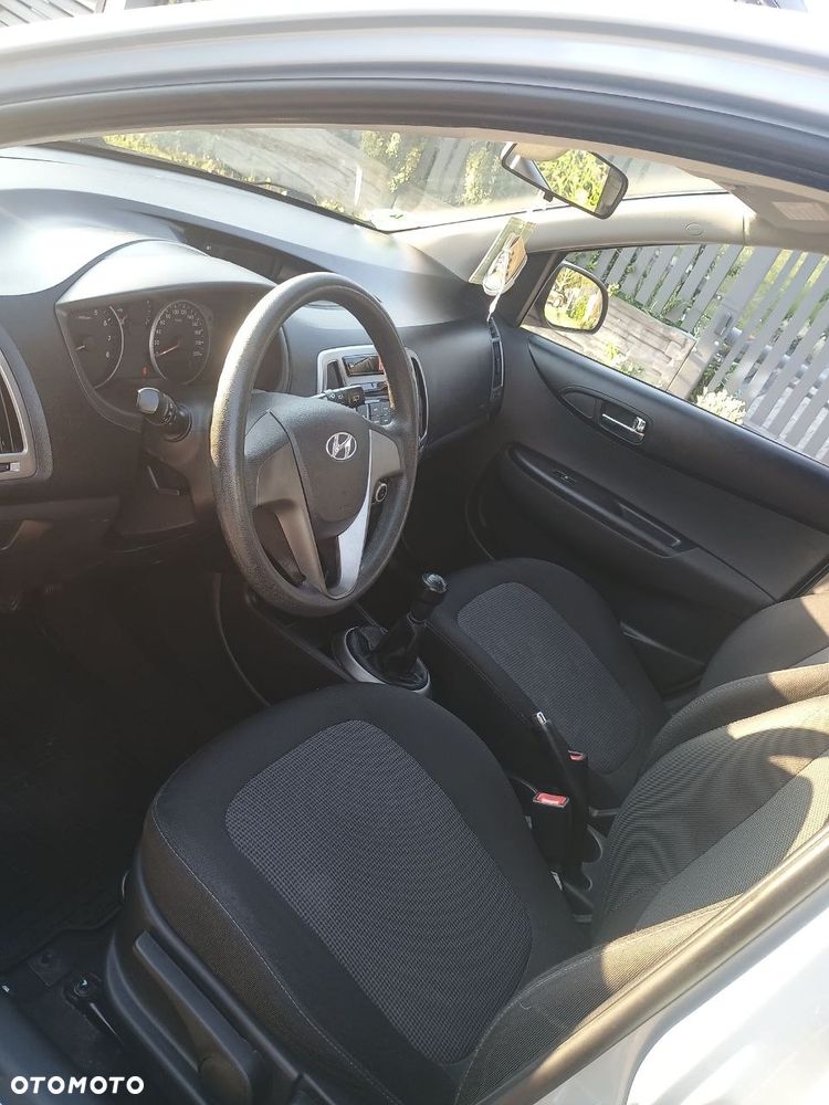 Hyundai i20 1.25 Classic + - 5