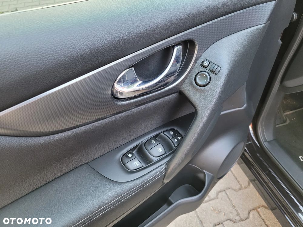 Nissan Qashqai 1.3 DIG-T N-Connecta EU6d - 8