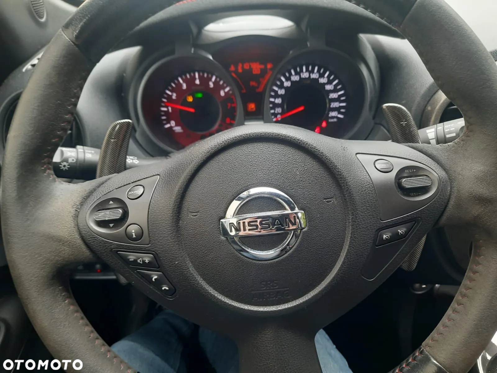 Nissan Juke 1.6 DIG-T Nismo RS 4WD Xtronic - 12