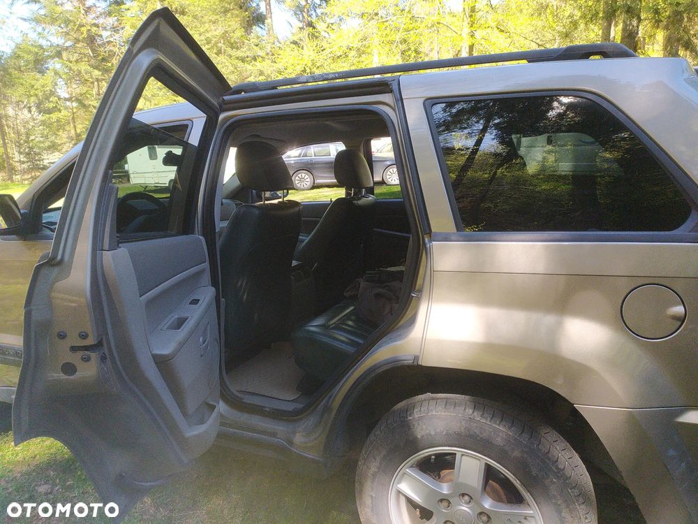 Jeep Grand Cherokee - 16