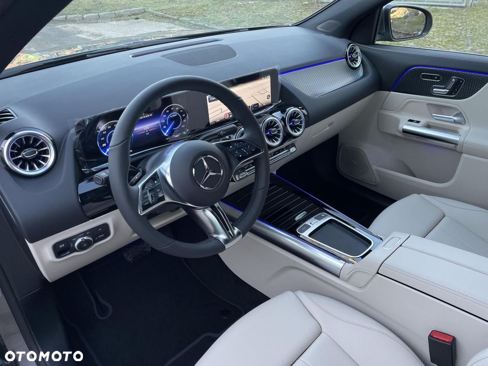 Mercedes-Benz EQA - 10