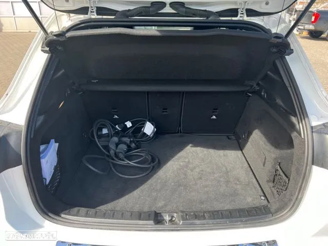 Mercedes-Benz GLA 250 e Progressive - 17