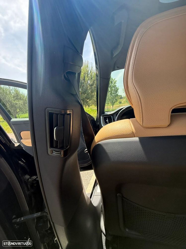 Volvo XC 60 2.0 D4 Inscription AWD Geartronic - 26