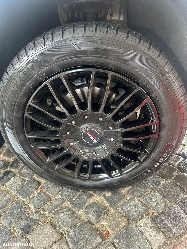 Volkswagen Caravelle LR Comfortline DSG 4M - 23