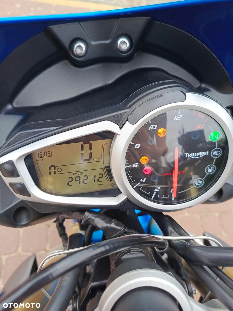 Triumph Street Triple - 7