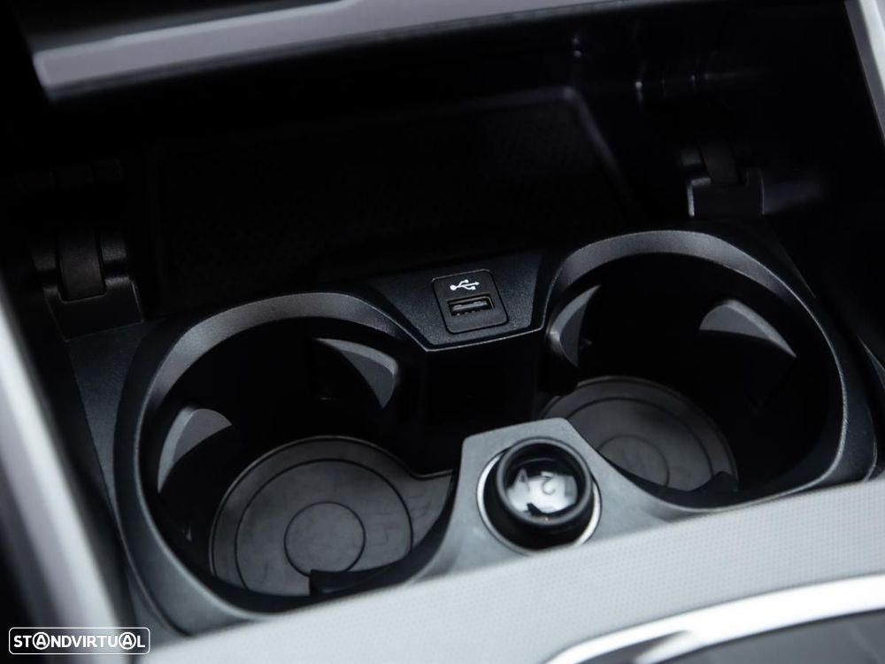 BMW 320 e Pack Essence Auto - 20