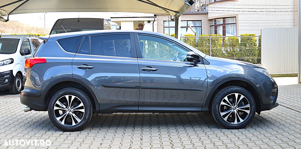 Toyota RAV4 2.2 D-4D 4x4 Automatik Edition - 8