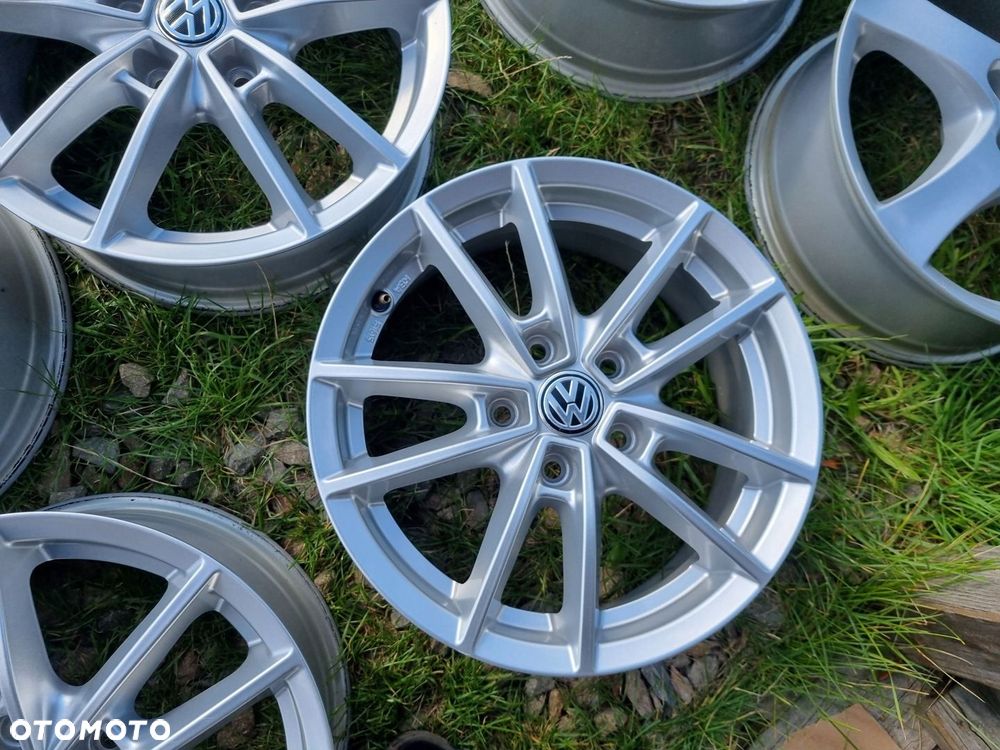 VW GOLF 8 5H0,TOURAN,SEAT LEON,skoda,audi Q3 alu 6,5X16ET45 5X112 bdb stan - 5