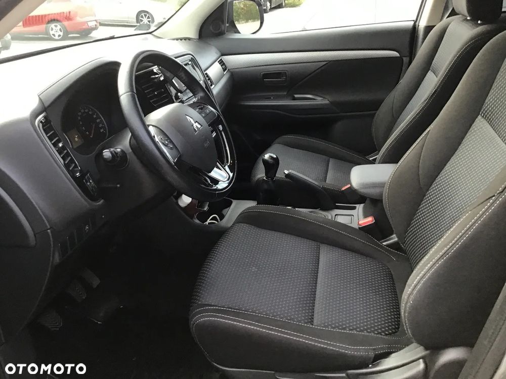Mitsubishi Outlander - 5