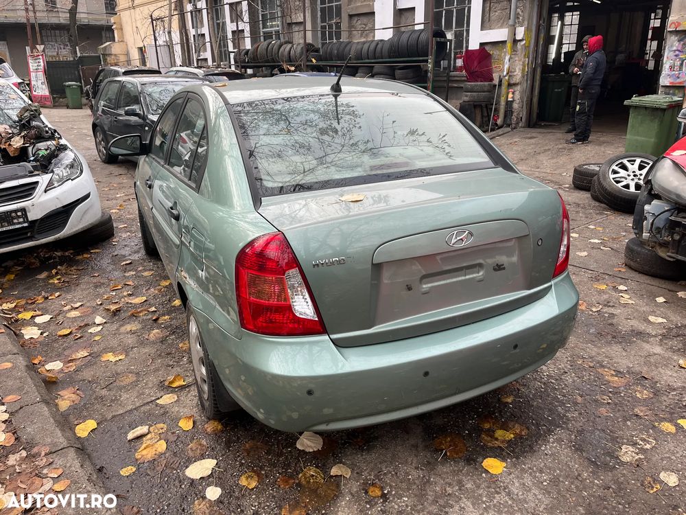 Dezmembrez Hyundai Accent 3 verde 2008 - 5