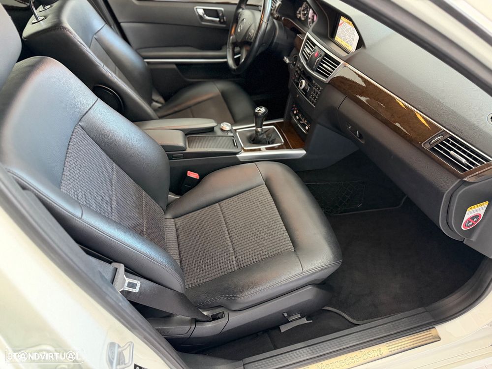 Mercedes-Benz E 220 CDi Classic BlueEfficiency - 30