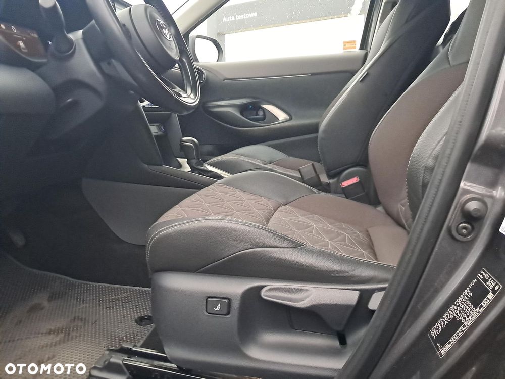 Toyota Yaris Cross - 25