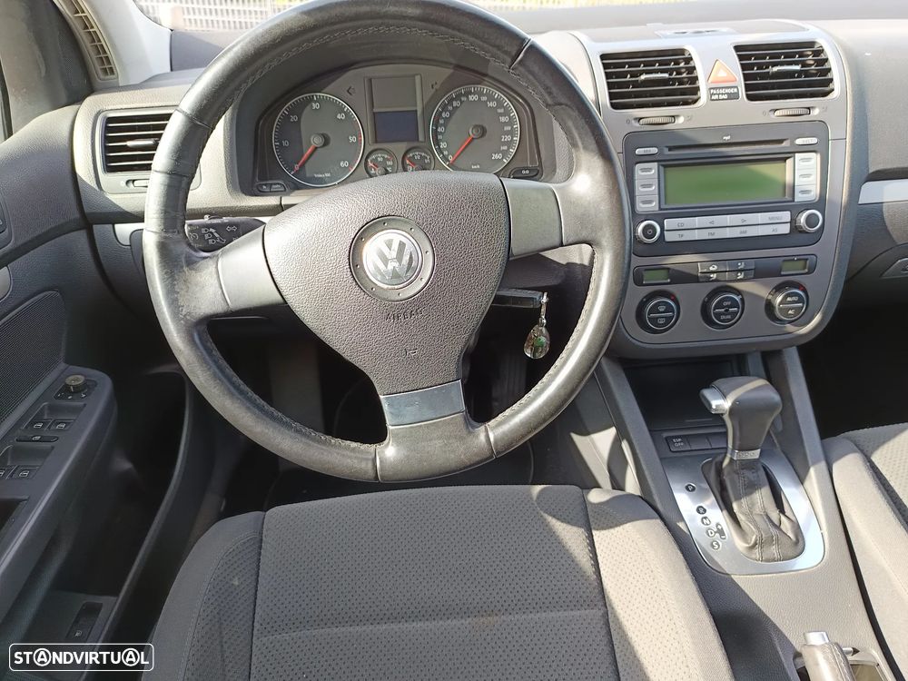VW Golf 1.9 TDi Confortline DSG 7V - 32