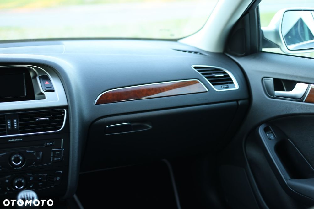 Audi A4 Limousine 1.8 TFSI Ambiente - 25