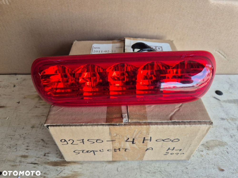ŚWIATŁO 3 STOP W KLAPĘ HYUNDAI H-1 STAREX 2007-2017 92750-4H000 NOWE ORYG. - 1