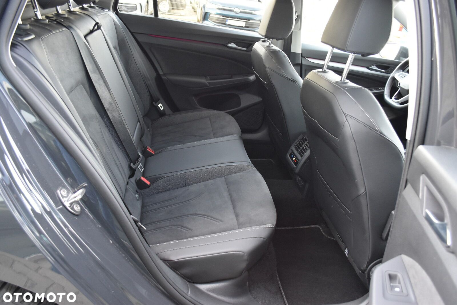 Volkswagen Golf - 14