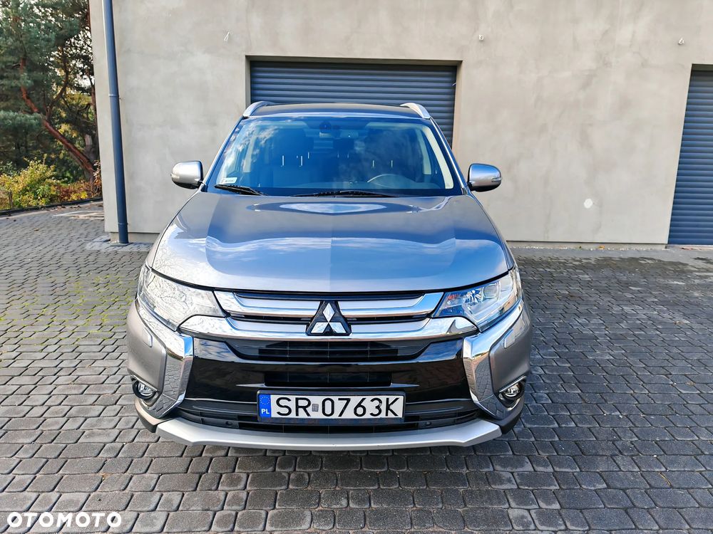 Mitsubishi Outlander 2.0 Instyle + 4WD CVT - 8