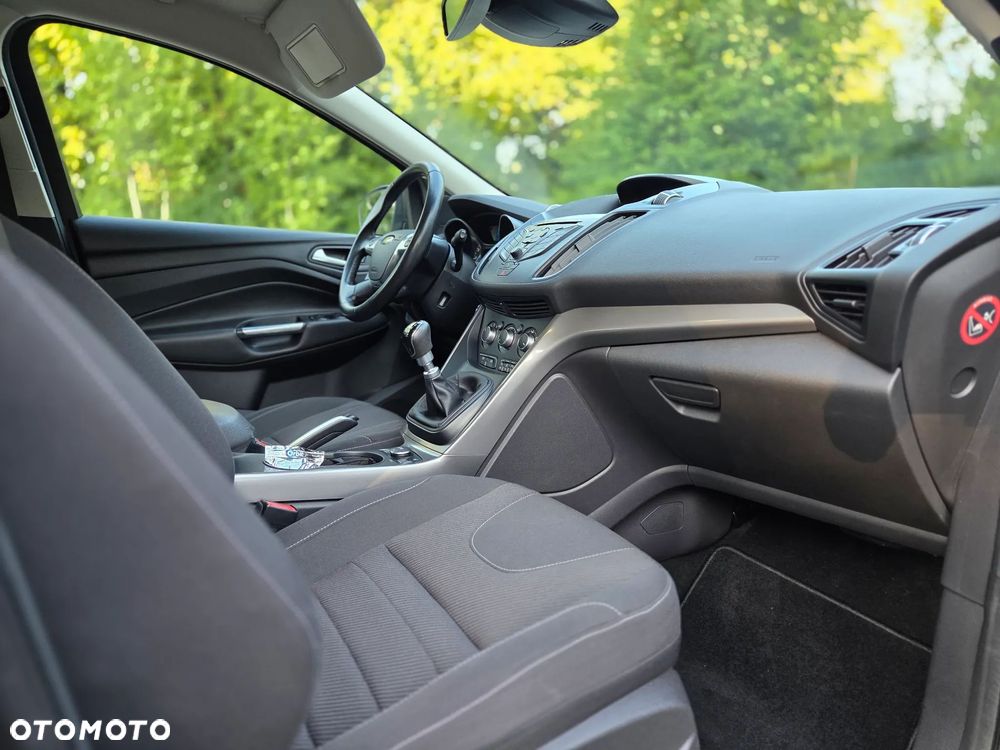 Ford Kuga - 33