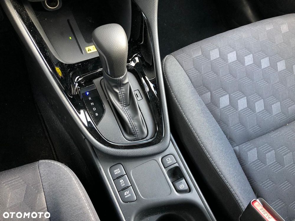 Toyota Yaris Hybrid 1.5 Style - 22