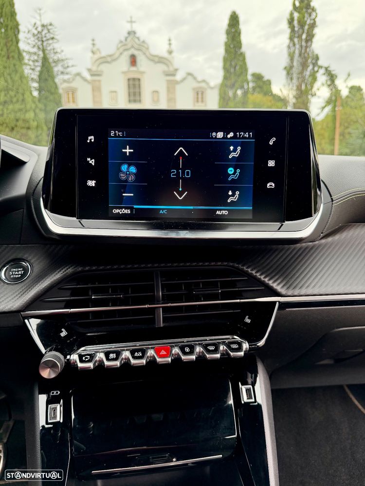 Peugeot 208 PureTech 100 EAT8 GT - 10