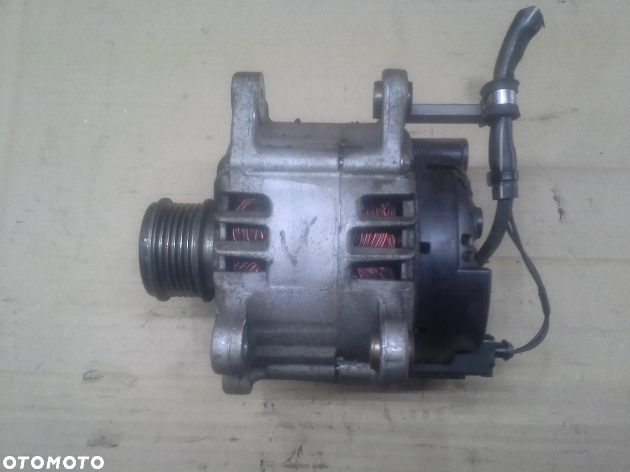 Volkswagen Sirocco 2.0 TDi alternator Valeo 03L903023F  TG14C026  2607703A - 5