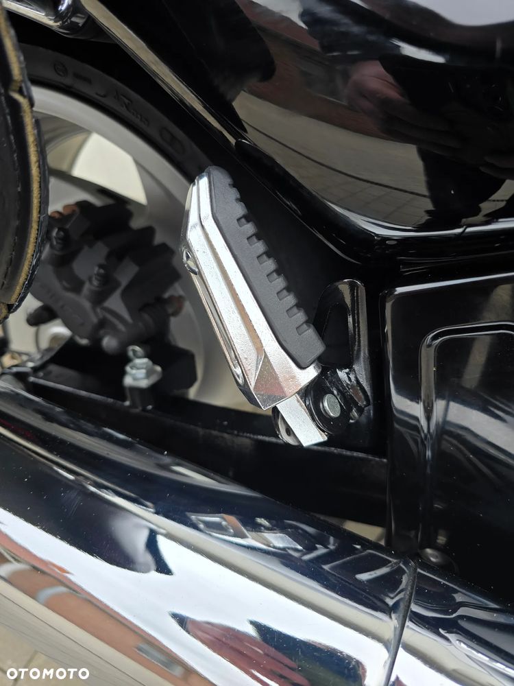 Suzuki Boulevard - 11