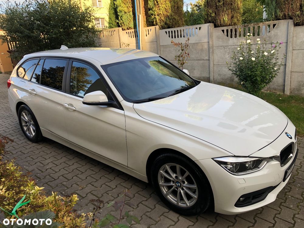 BMW Seria 3 318i - 4