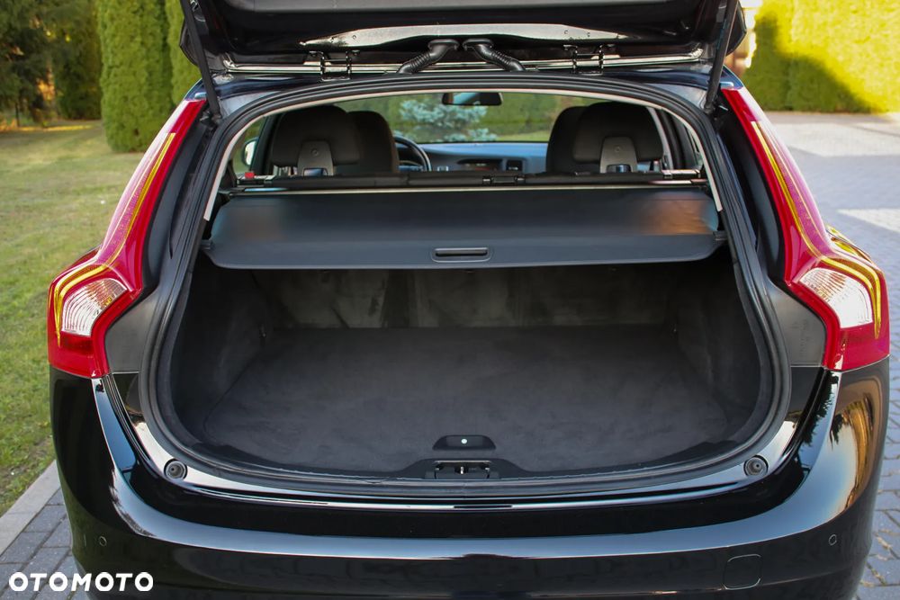 Volvo V60 D3 Summum - 38